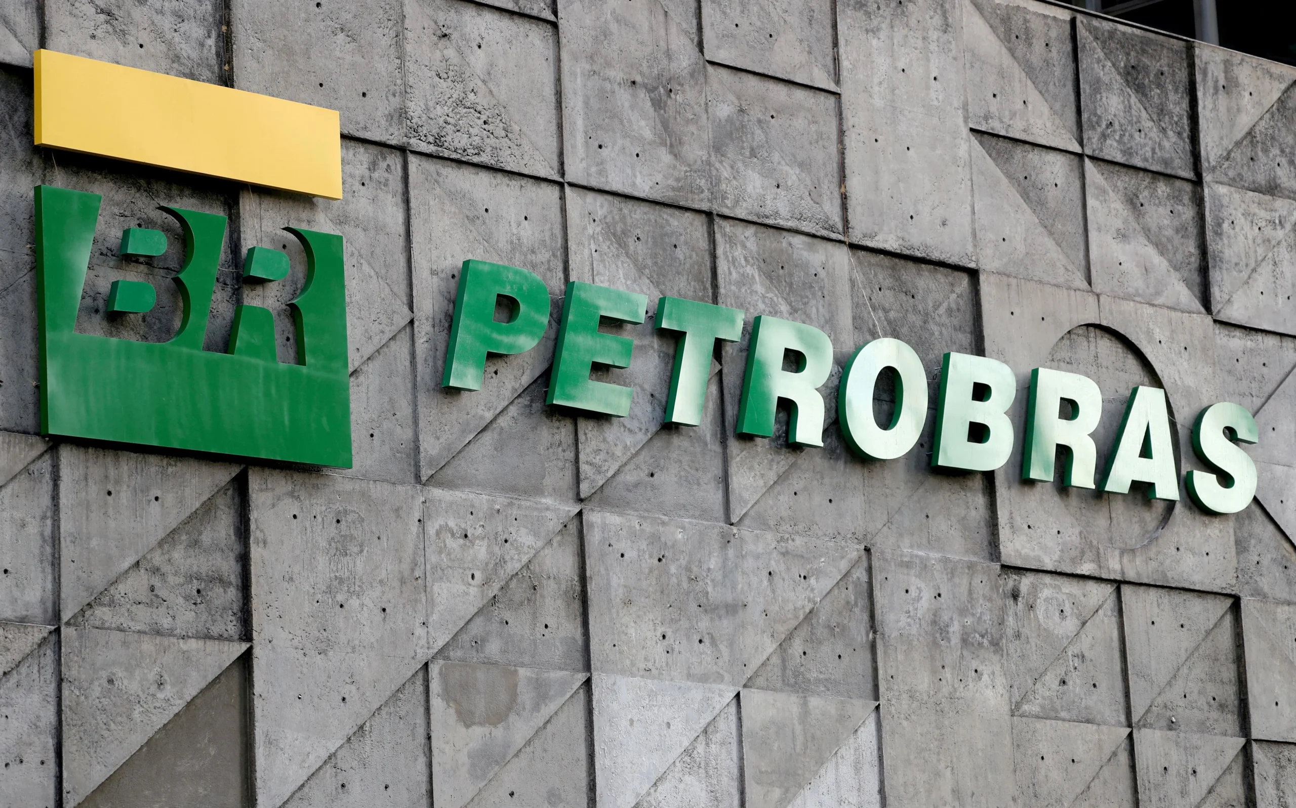 Análise Petrobras - Anual 2024 e Trimestral